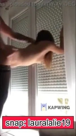 Laura jovem estudante francesa