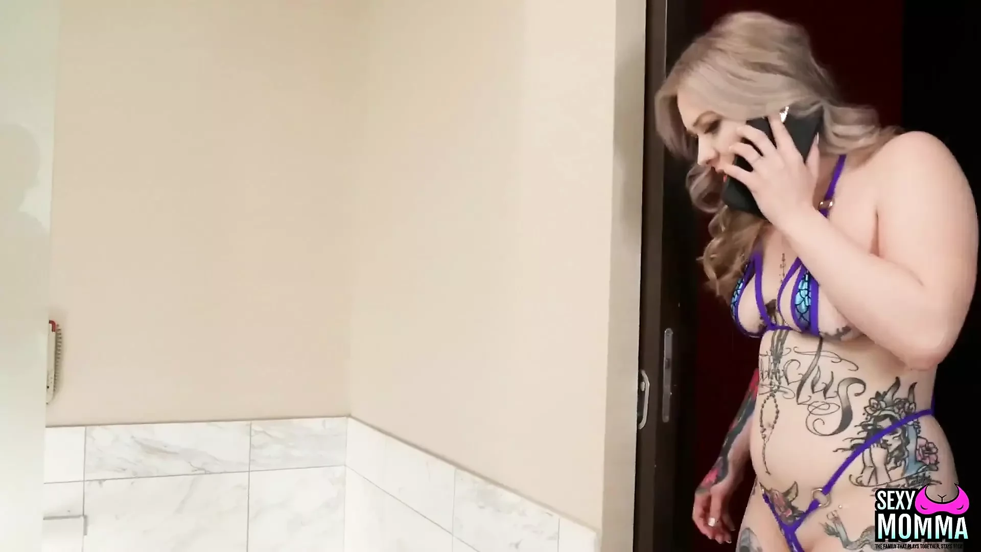 MILF Katlynn Keys γλείφει Kaiias κολλώδες twat!