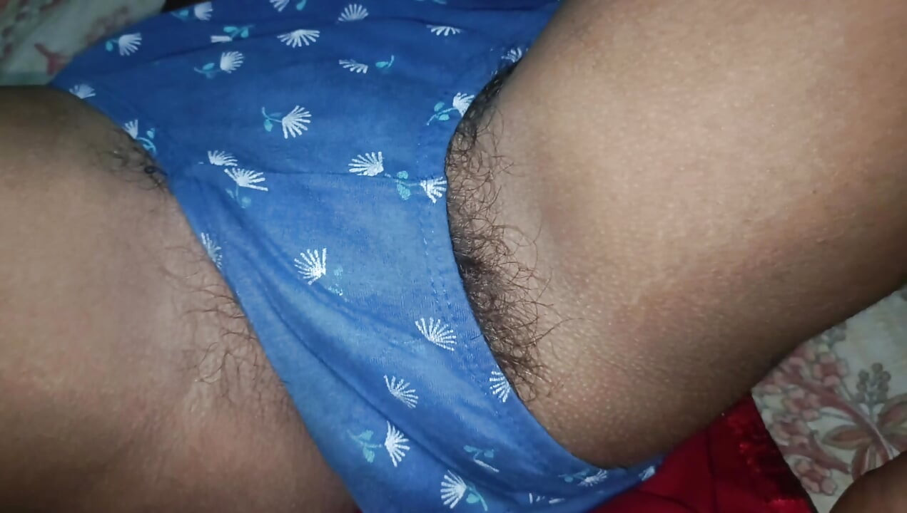 Remove The Pussy Hair of My Girl friend , Trimmed Pussy Hair