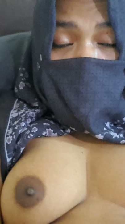 Fucking a hijab stepaunt and shooting in her pussy | Clip 3