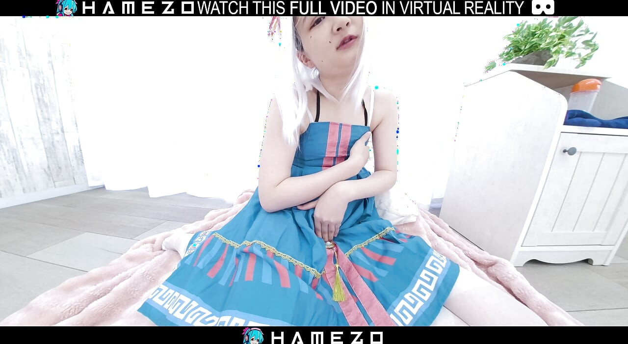 Excitado teaser de polla, la japonesa Mayu Kanzaki se masturba en vr.