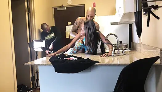 Ateşli akşam yemeğinde bts