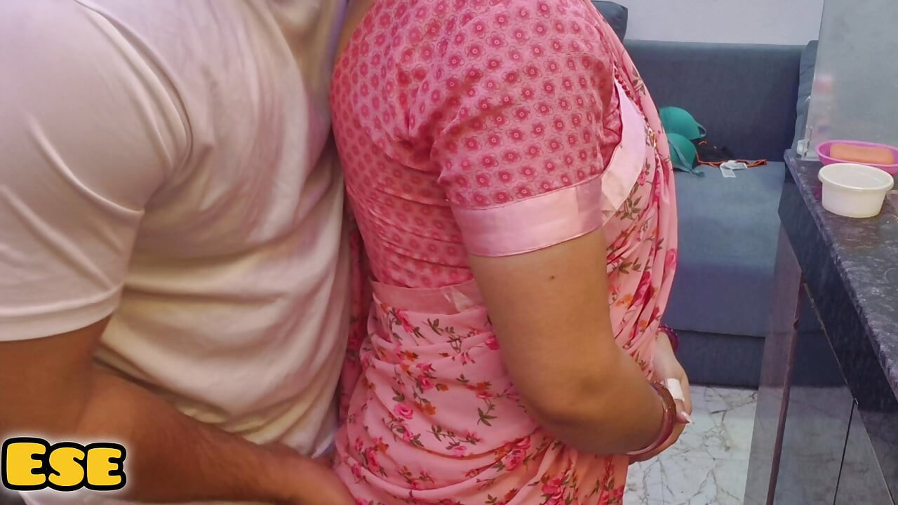 31 Ki Raat Naukarani Ke Saath