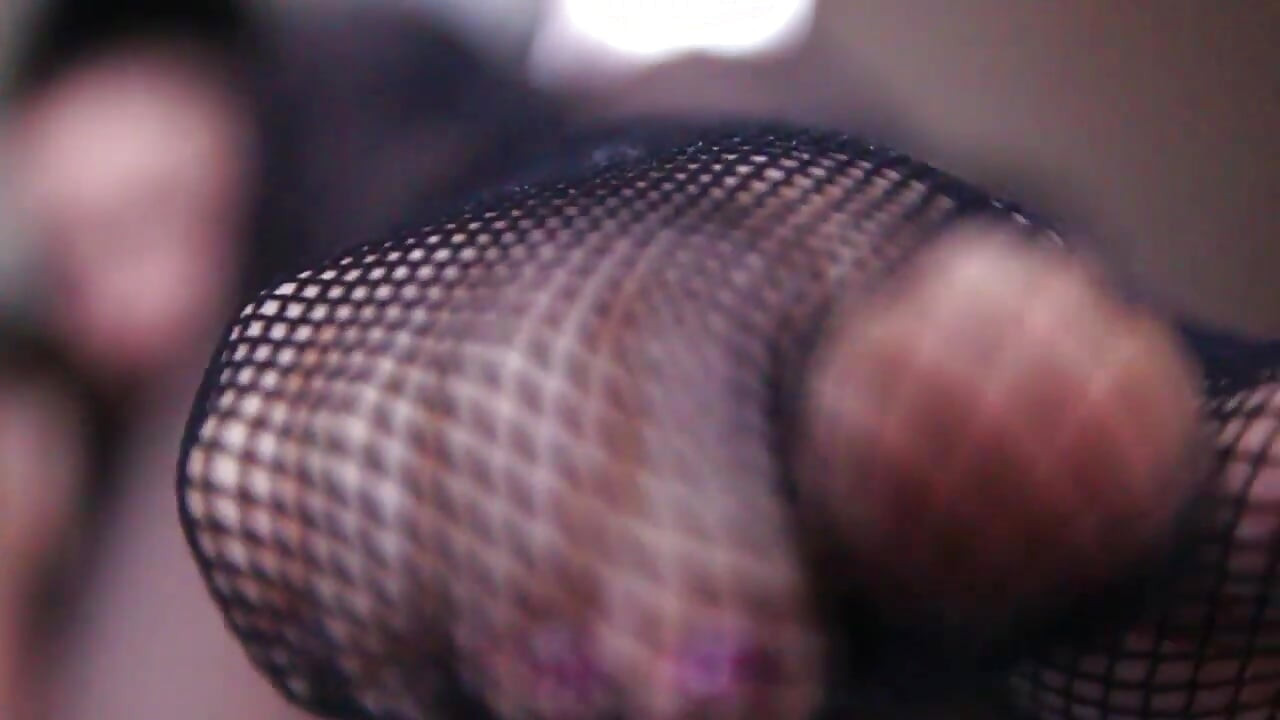 Perverznjaku, drkaj mi na nogama