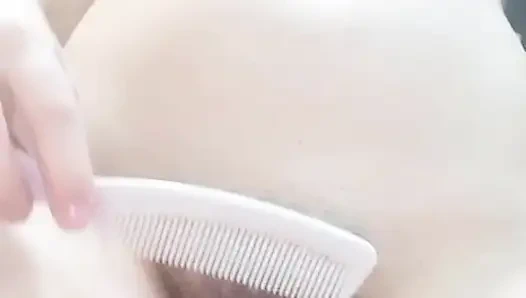 Kıllı amcığımı koklamaya gelene kadar fırçala