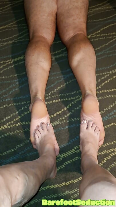 I talked my neighbor into trying stuff her toes in my hairy ass