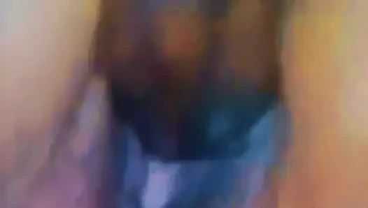 Meledakkan memek itu terbuka dan mengisinya dengan air mani