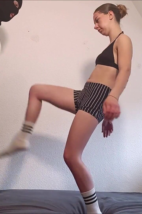 Pantyhose Ballbusting