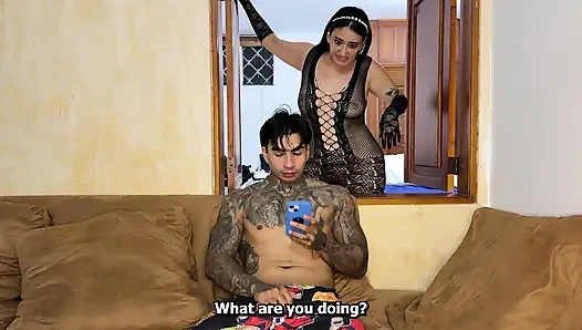 Stepmother discovers her stepson and teaches him a secret full of pleasure