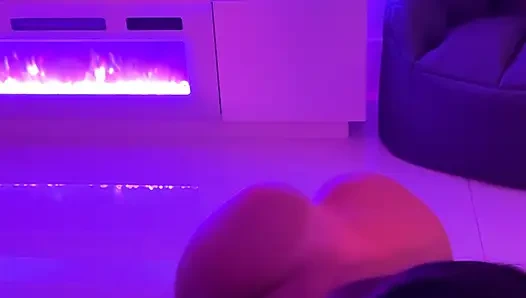 Облегающая Большегрудая Мисслекса Переспала Со Своим Соседом