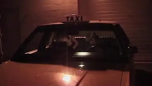 Wilde Taxifahrt: Heiße Action im Fond