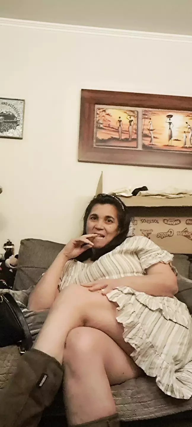 Slut likes to masturbate in front of her stepson's friends almost uncovered