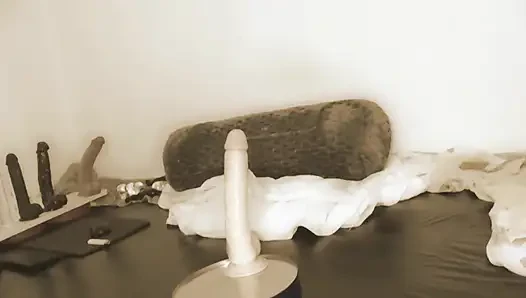 Maskeli tek başına web kamerası mastürbasyonu ve dildo göt sikişi