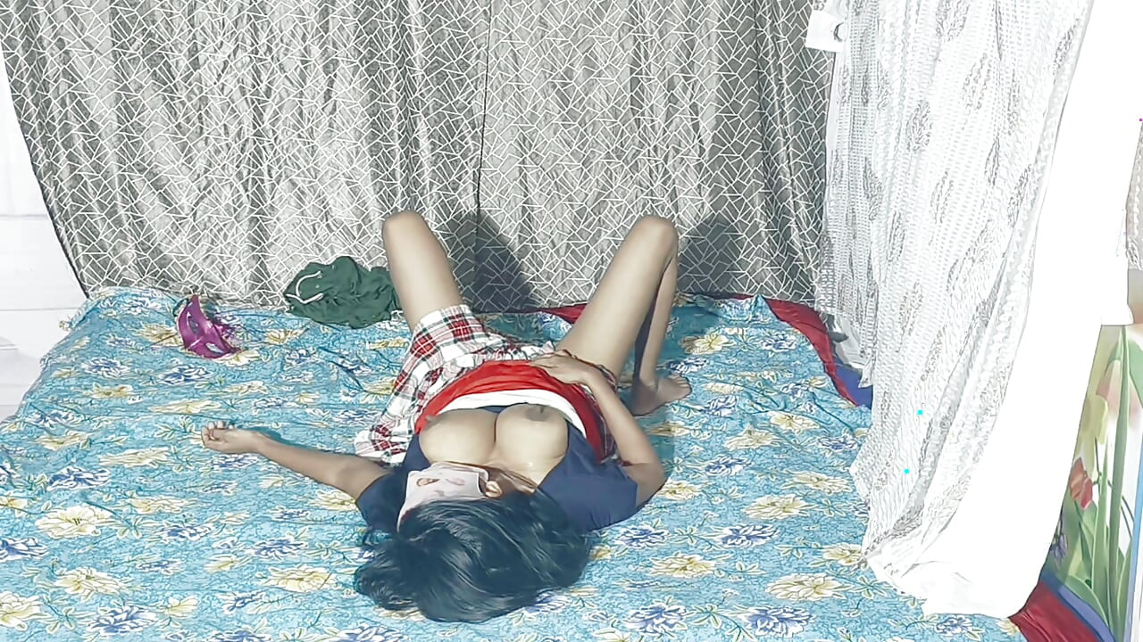 S-258.   Chồng thả nước cu vào ngực tôi
