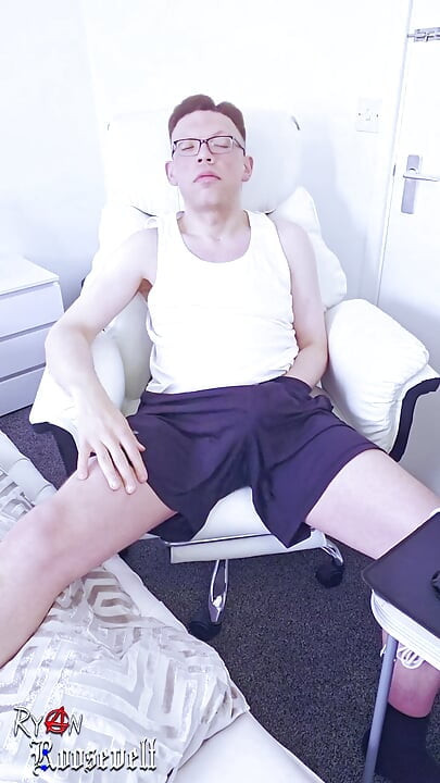 Horny Fun in My Bedroom Office Leads to Premature Cum Shot