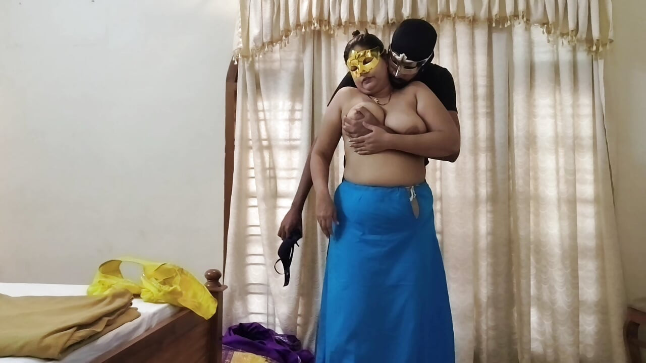 เมียอินเดียเย็ดในสาหรีกับเพื่อนผัว