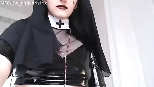 Сексуальная сатанинская монахиня