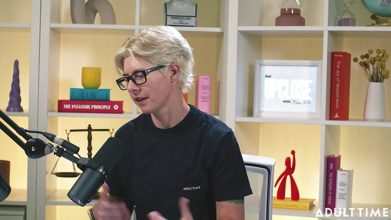 Khloe Kingsley chorreando en cámara y banderas rojas | el podcast de tiempo para adultos