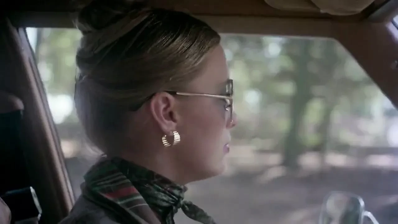 Young guy fucked mature business lady