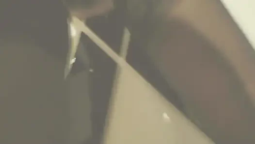 Swemature am Kreuz von St. Andrew im hotel gefesselt. Stay ups und pornostiefel, ausgepeitscht und mit sperma im mund belohnt.