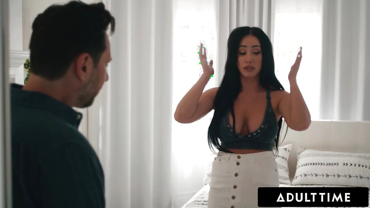 ΩΡΑ ΕΝΗΛΙΚΩΝ - η βυζαρού Milf Jennifer White ευχαριστεί τη συγκάτοικό της με ωμή, παθιασμένη ιππασία και στυλ στα τέσσερα