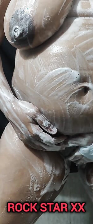 Desi Mallu Stepsister Full nude Showering
