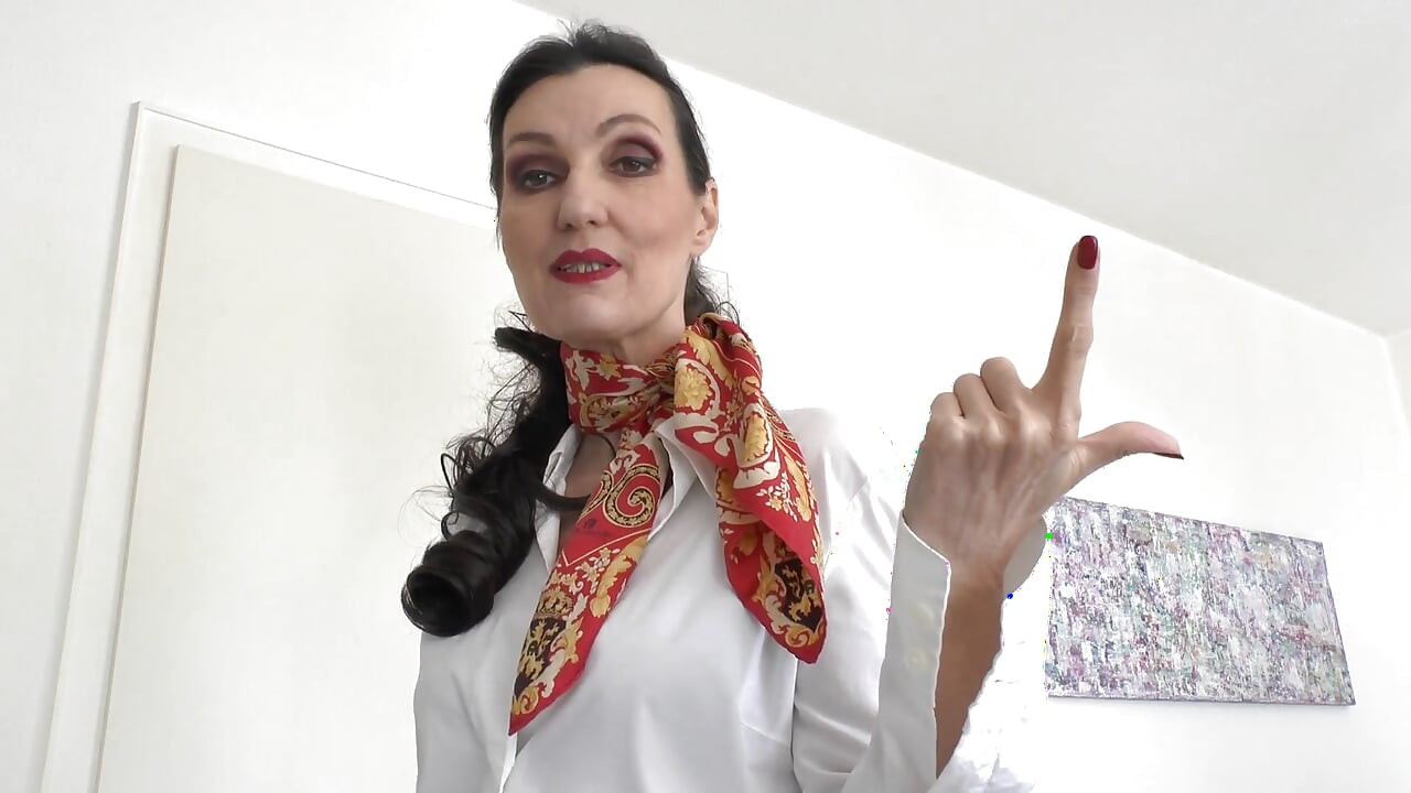 Modna revija svilenog šala, JOI, Lady Victoria Valente