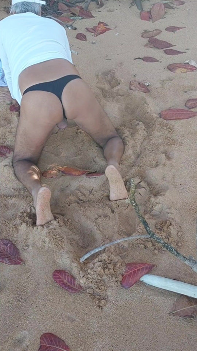 Ladysilva on the beach hot ass