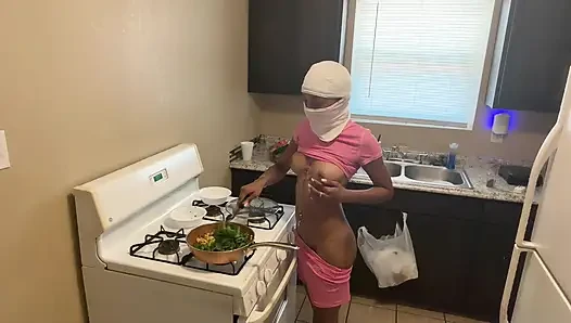 Hot babe naked making breakfast for her boyfriend m