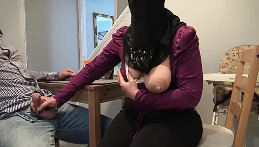 Bir yabancının beni sikmesine izin vermeden önce kocamı küçük düşürüyorum