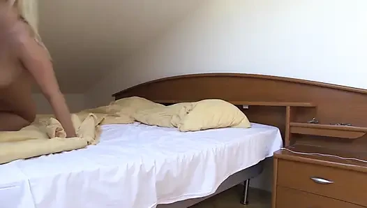 Ateşli tombul kız arkadaşla anal seks