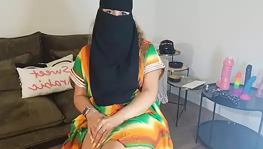 Арабская жена в Никабе мастурбирует - (арабский en darija) SweetArabic