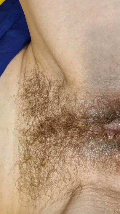 Han brugte et spekulum til at åbne min vagina og en præcisionsvibrator til at massere min klitoris og trænge ind i min livmoderhals | Klip 1