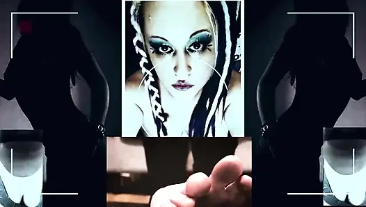 Adik tirimu kesal dan bikin kamu bugil dan fingering lubang pantatmu sendiri