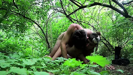 Трахаю в парке в Берлине