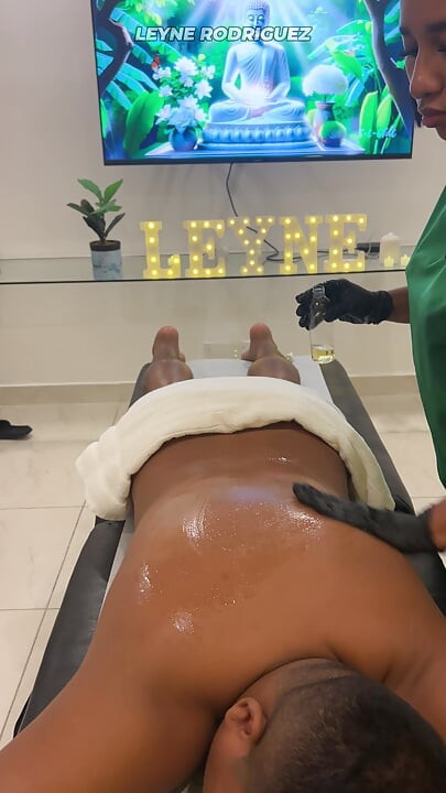 Leyne Rodriguez: Hot Latina in Massage Uniform Gives an Intense Oiled Session