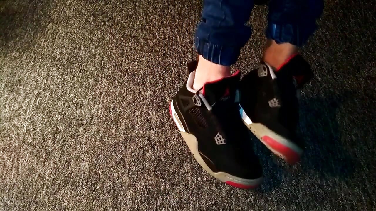 Sneakers Play and Cum Jordan Retro Iv
