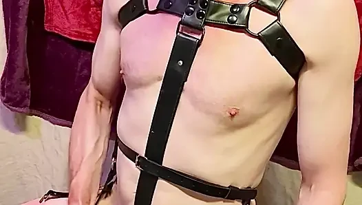 Horny Man Brings His Cock To Orgasm