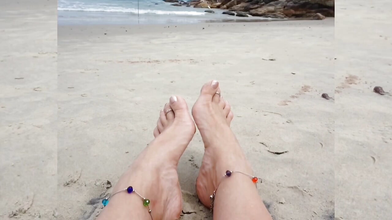 زوجة ناضجة شقراء هاوية تستمتع بالجنس