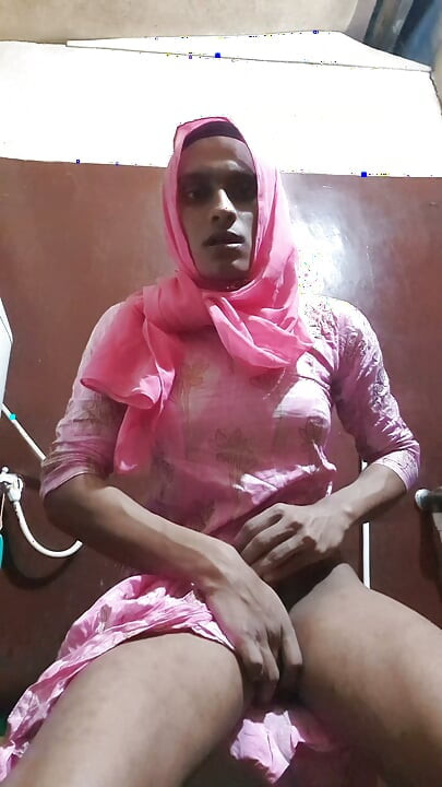 Desi hijabi sissy crossdresser girl masterbation