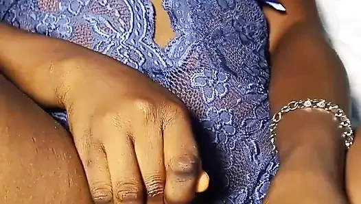 Rekaman video masturbasi cewek amatir lagi asik masturbasi