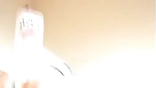 Bacaklı ve naylon çoraplarımla oynuyorum