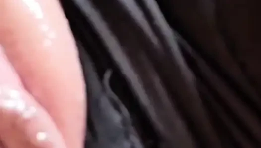 Seksi sekreter patronun büyük yarağını emiyor