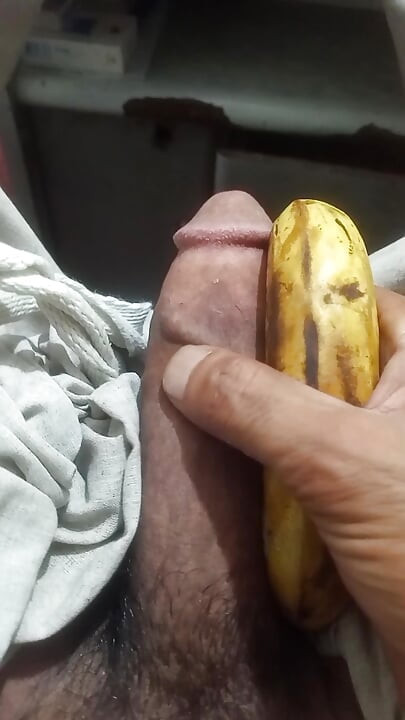 Min aur mera land bahat masti min hai agar kasi ko sex ki khwahish hai to mere saath male aur female raabtah kar kar ho