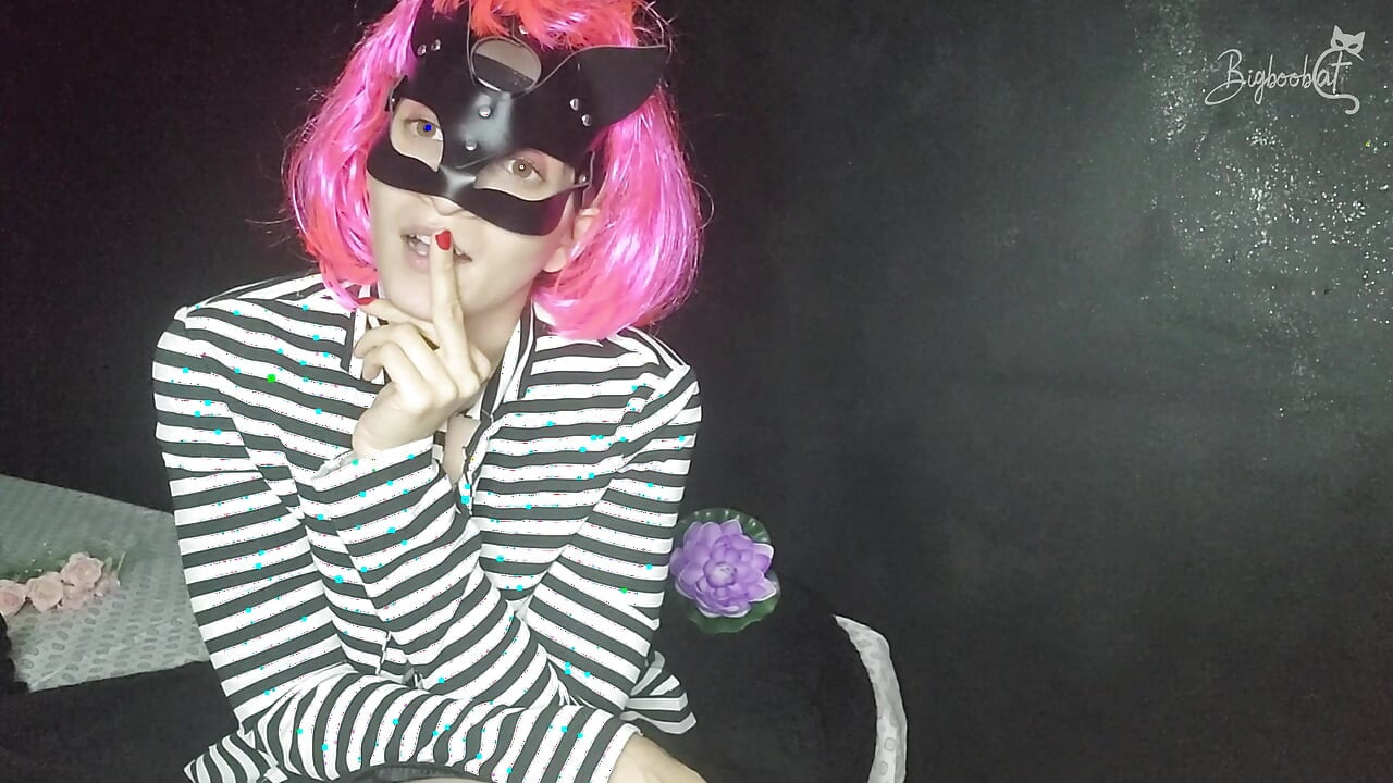 Dođi gledati kako moje velike prirodne sise poskakuju dok masturbiram u maski za pičku,