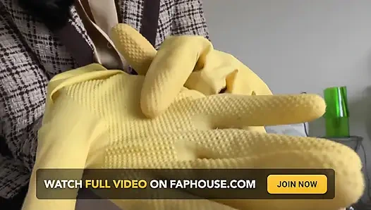 Paskalyada sperm pompalanacak! Gerekirse sağım eldivenleri ile bile! Lady Victoria Valente