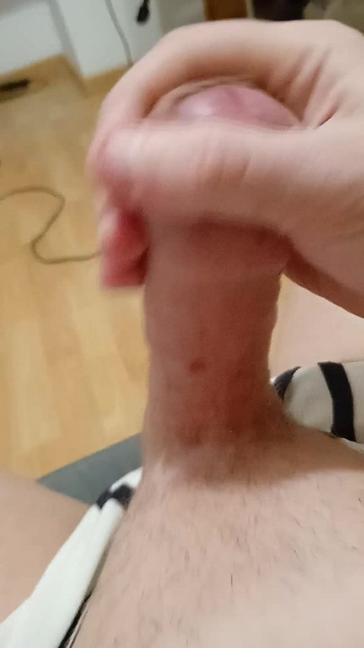 Guy masturbates and moans