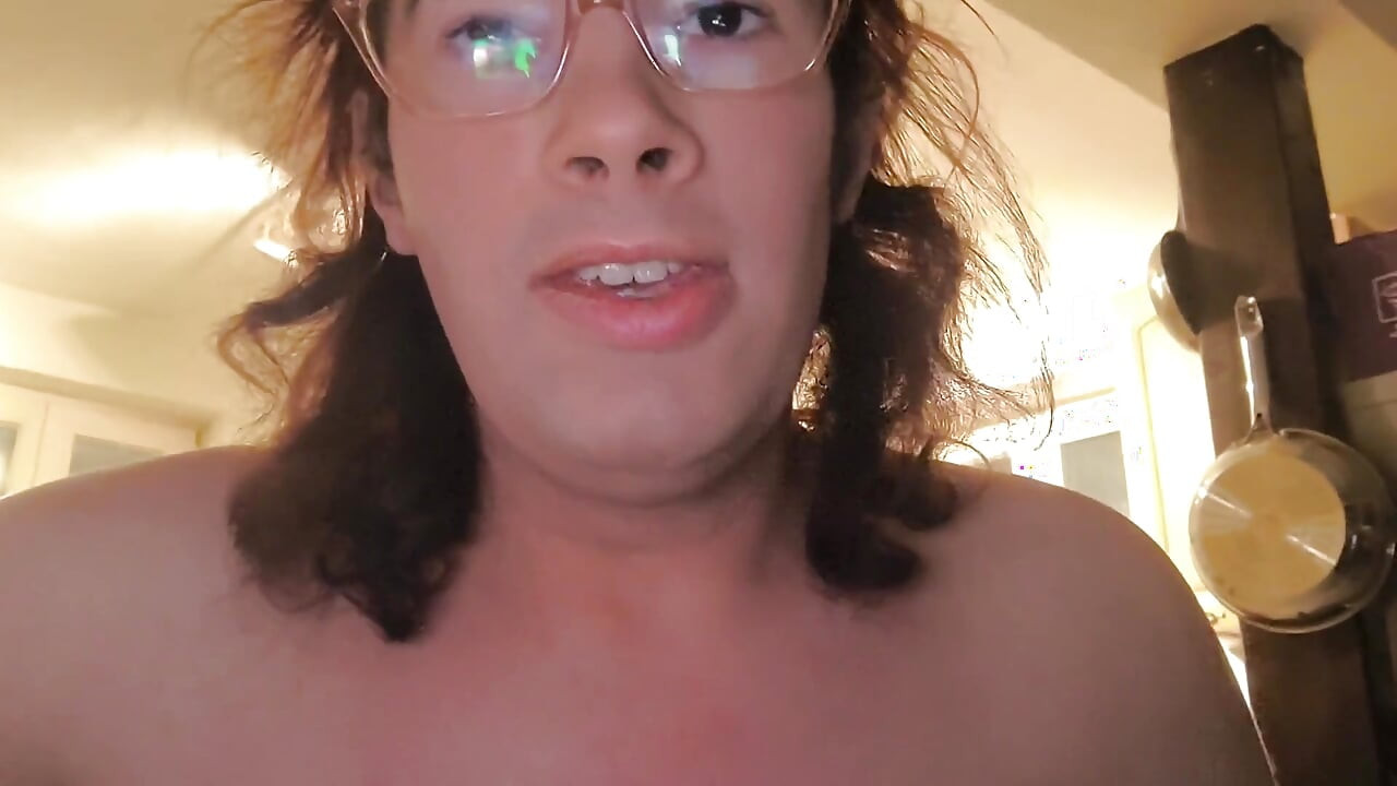 Iznosim smeće gol (susjed me uhvatio)