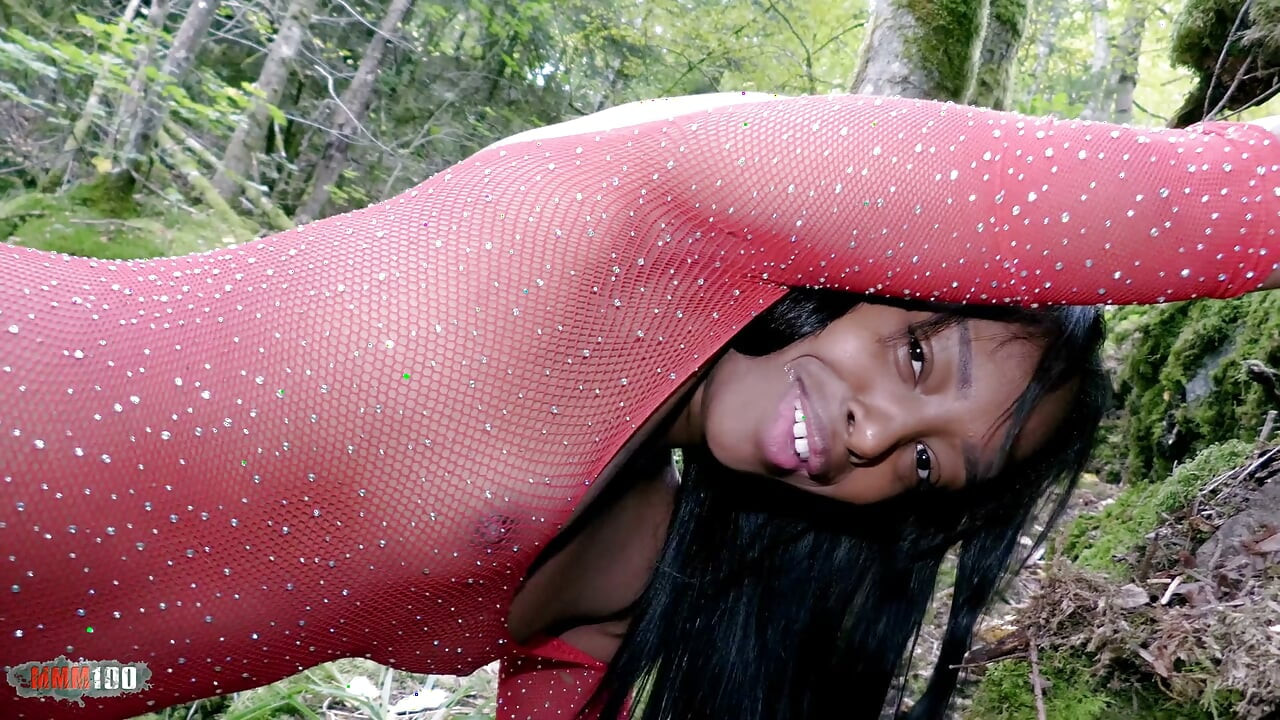 Colombian Beauty Paris i hardcore interracial blowjob & cumshot-scen