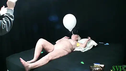 Сводная бабушка присоединяется к семье, сексуально, бесплатно для всех